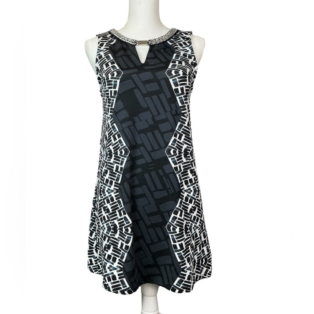 FLYO Sleeveless Dress Keyhole Geometric Chain Gem Embellished Black White Small